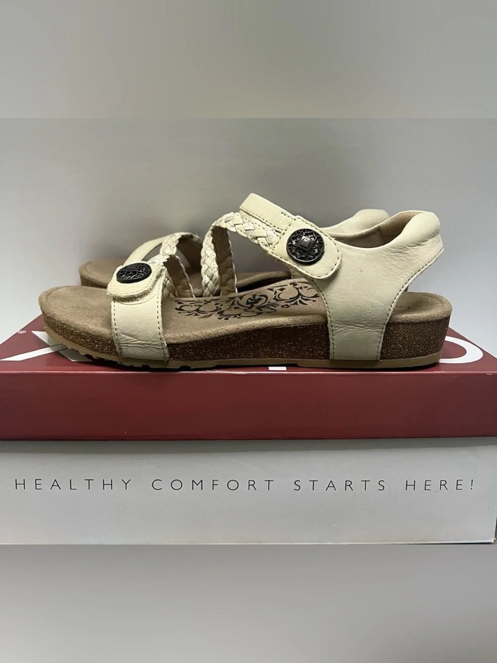 Aetrex Women's Beige Braided Strappy Sandals - Lightweight Comfort